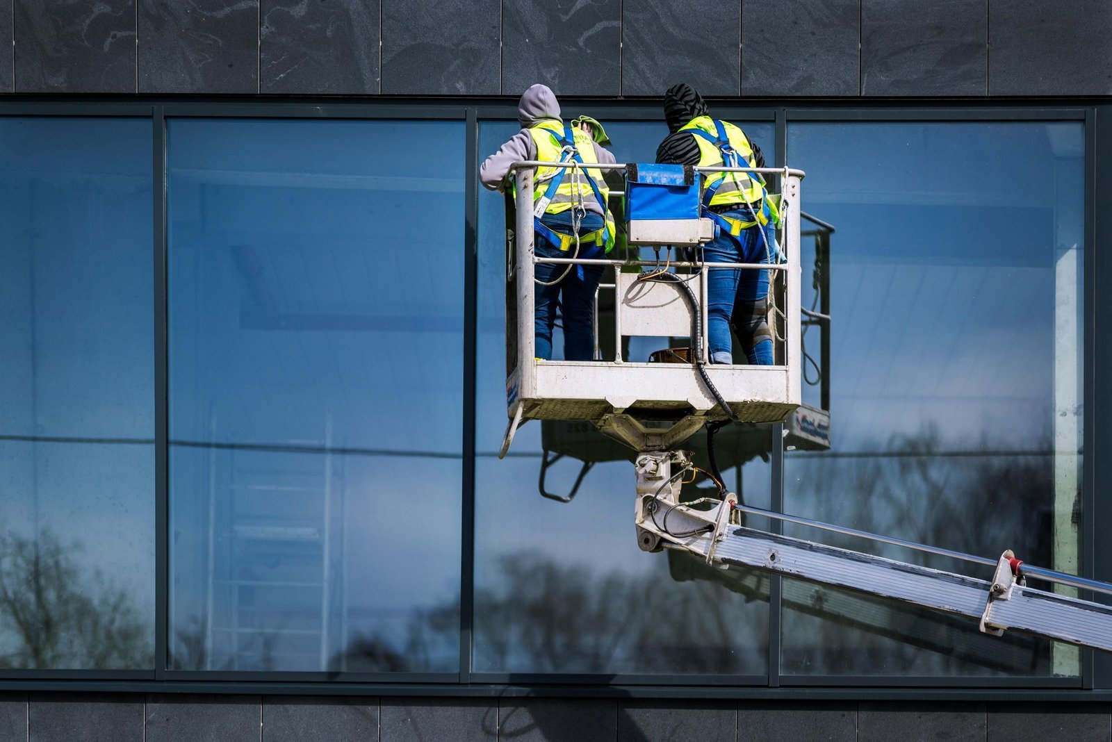 Professional high-reach commercial window cleaning in Queensland